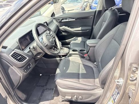 Used 2024 Kia Seltos EX FWD image 14
