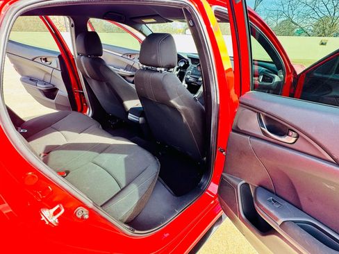 Used 2018 Honda Civic Sport image 21