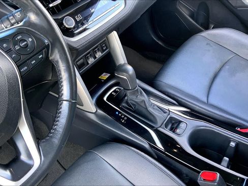 Used 2023 Toyota Corolla Cross XLE FWD image 16