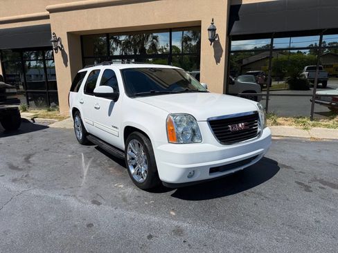 Used 2014 GMC Yukon SLE image 1