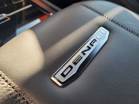 Used 2025 GMC Yukon Denali image 23