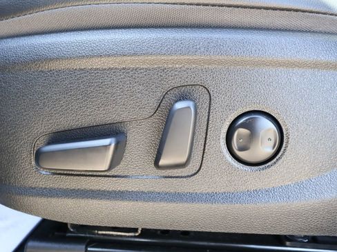 Used 2022 Hyundai Santa Fe SEL w/ Convenience + Premium Package AWD/4WD image 12