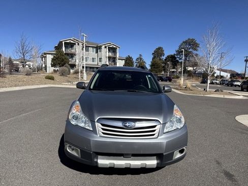 Used 2011 Subaru Outback 2.5i Limited image 8