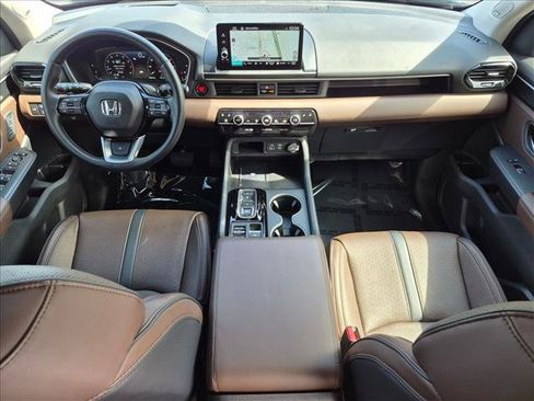 Used 2023 Honda Pilot Elite image 18