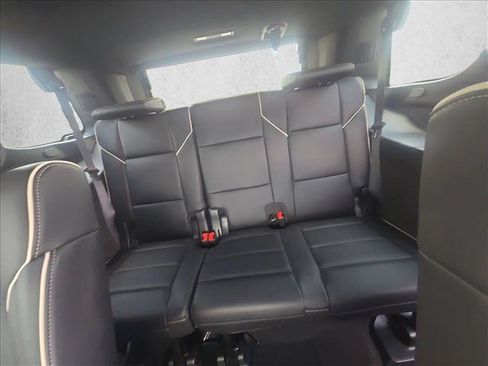 Used 2024 Cadillac Escalade Premium Luxury w/ Performance Package AWD/4WD image 19