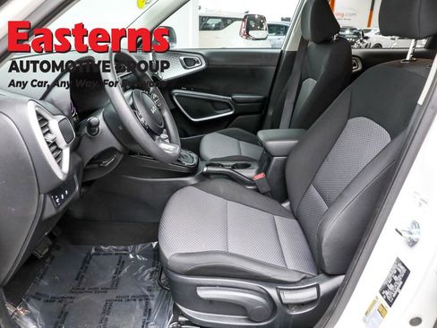 Used 2024 Kia Soul LX w/ Option Group 015 image 14