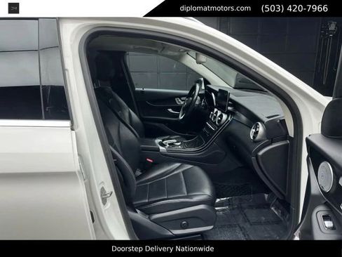 Used 2017 Mercedes-Benz GLC 300 4MATIC image 17