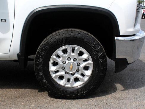 Used 2022 Chevrolet Silverado 2500 LT w/ Convenience Package image 36