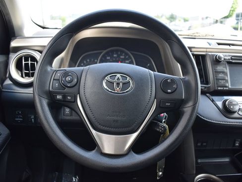 Used 2013 Toyota RAV4 XLE AWD/4WD image 9