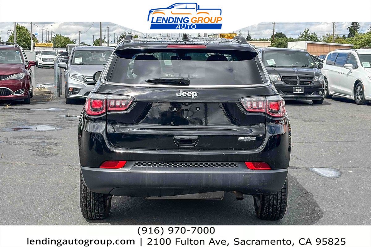 Used 2018 Jeep Compass Latitude w/ Popular Equipment Group FWD image 3