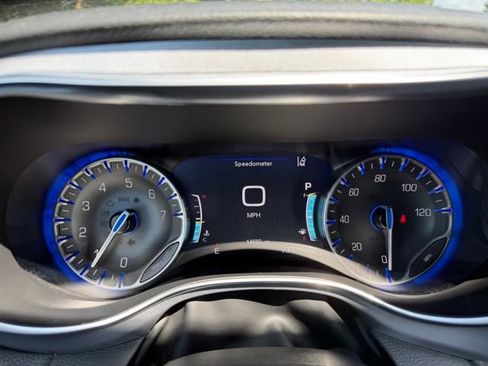 Used 2025 Chrysler Pacifica Limited w/ Uconnect Theater Family Group AWD/4WD image 27