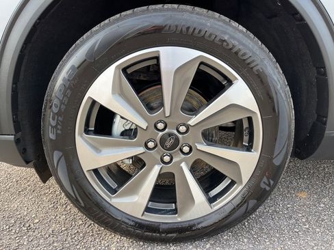 Used 2024 Ford Escape Platinum image 9