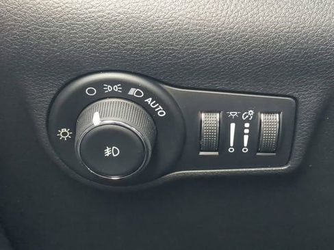 New 2026 Jeep Compass Latitude AWD/4WD image 13
