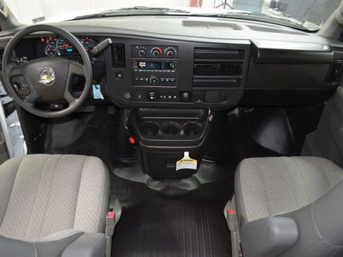 New 2025 Chevrolet Express 4500 w/ Power Convenience Package image 22