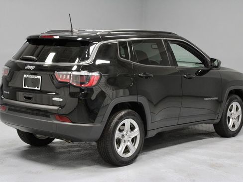 Used 2023 Jeep Compass Latitude w/ Convenience Group AWD/4WD image 11