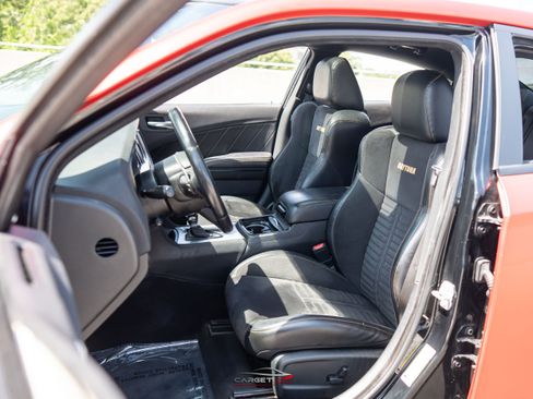 Used 2018 Dodge Charger R/T RWD image 16