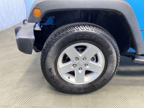 Certified 2018 Jeep Wrangler Unlimited Sport S image 44