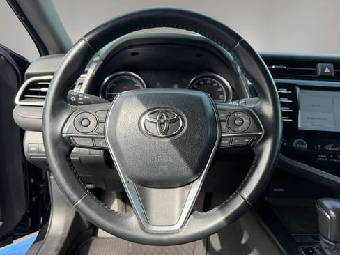 Used 2018 Toyota Camry XLE FWD image 21