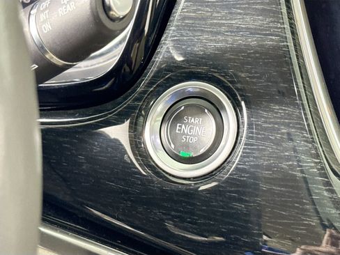 Used 2020 Cadillac XT6 Premium Luxury image 16