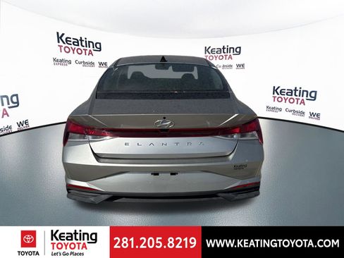 Used 2023 Hyundai Elantra SEL image 6