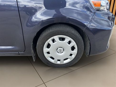 Used 2012 Scion xB FWD image 19