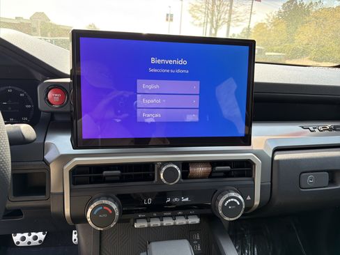 Used 2024 Toyota Tacoma TRD Sport image 27