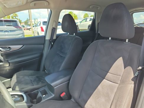 Used 2015 Nissan Rogue SV FWD image 21