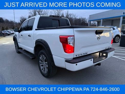 Used 2017 Nissan Titan SL image 5