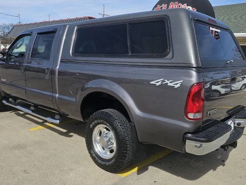 Used 2003 Ford F250 Lariat image 2