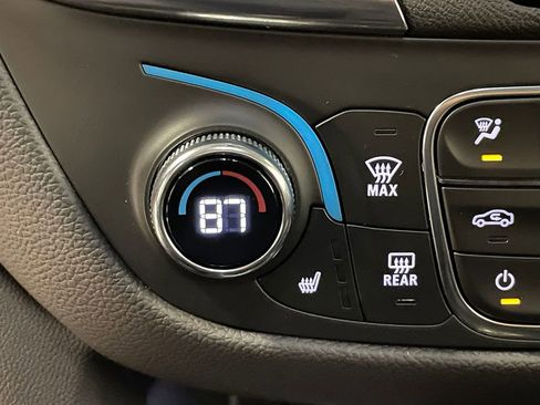 Used 2024 Chevrolet Equinox LT image 30