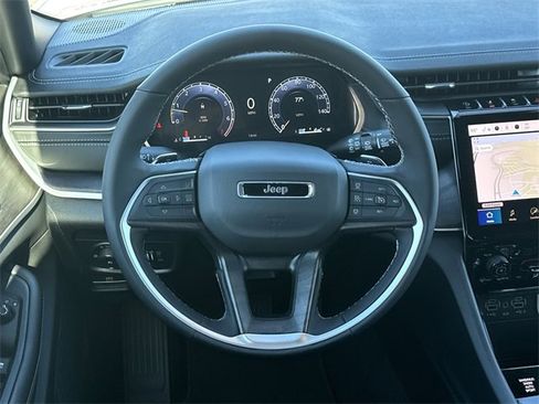 New 2025 Jeep Grand Cherokee L Limited image 18