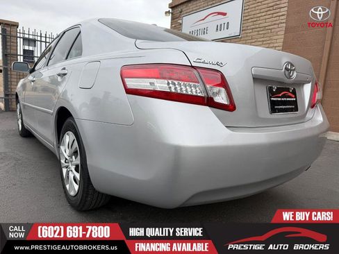 Used 2010 Toyota Camry FWD image 12