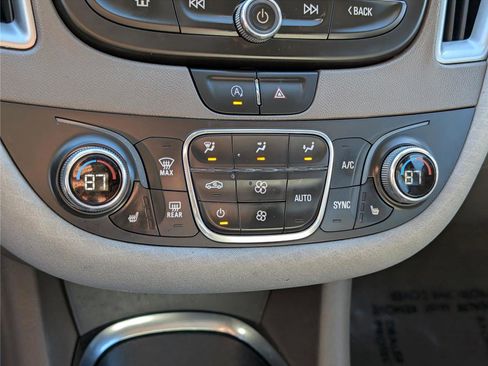 Used 2022 Chevrolet Malibu LT image 26