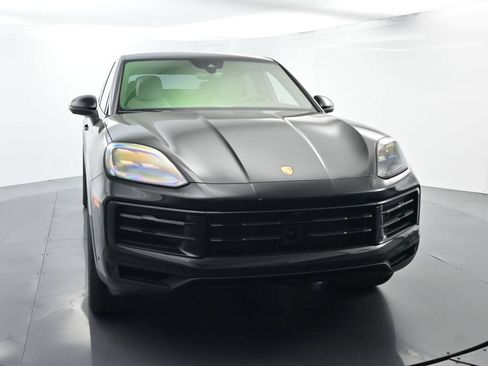 Certified 2026 Porsche Cayenne E-Hybrid Coupe AWD/4WD image 18