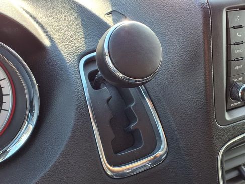 Used 2017 Dodge Grand Caravan GT image 18