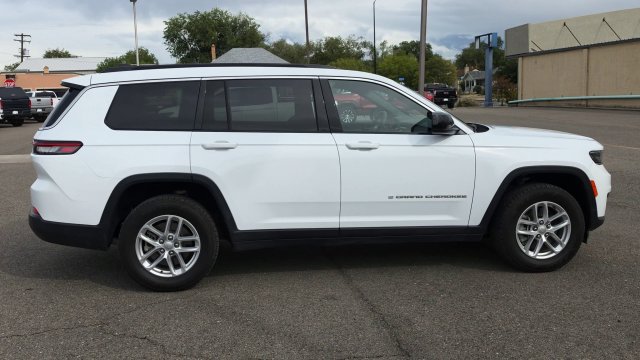 Used 2024 Jeep Grand Cherokee L Laredo w/ Trailer Tow Package AWD/4WD image 11