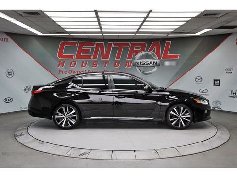 Certified 2020 Nissan Altima 2.5 SR image 5