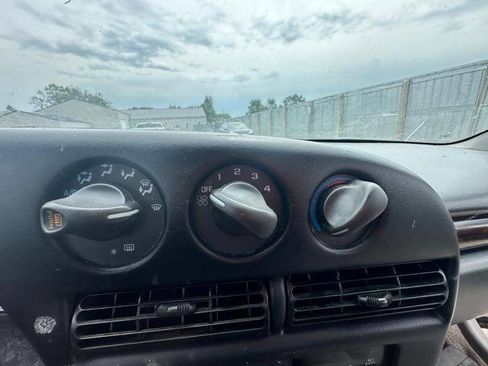 Used 1995 Chevrolet Monte Carlo LS FWD image 34