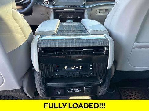 Used 2022 Jeep Wagoneer Series III w/ Premium Group I image 11