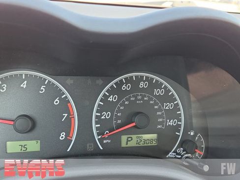 Used 2013 Toyota Corolla LE FWD image 4