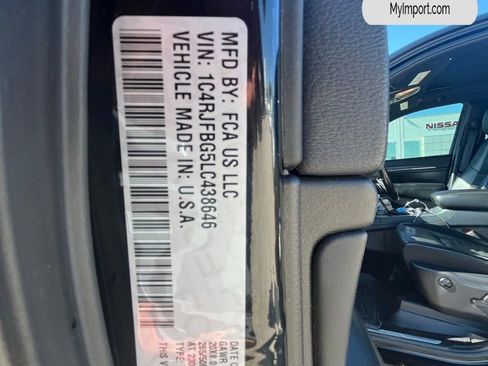 Used 2020 Jeep Grand Cherokee Limited X AWD/4WD image 9