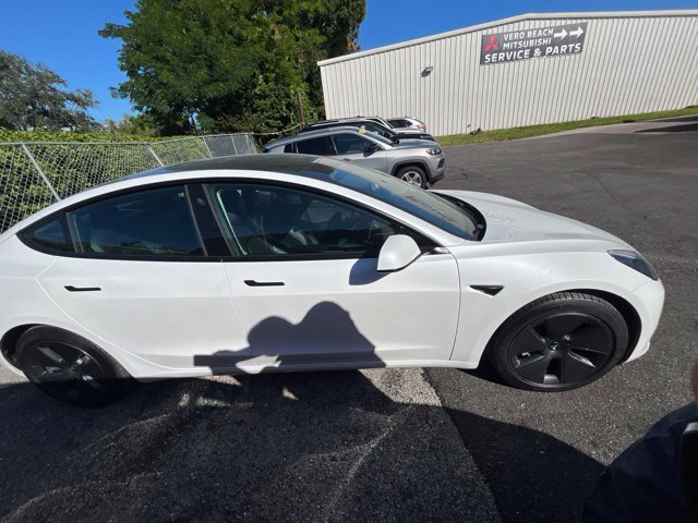 Used 2021 Tesla Model 3 Standard Range Plus RWD image 4