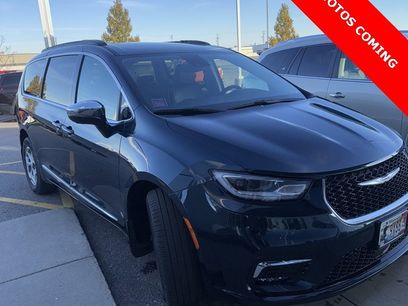 Used 2023 Chrysler Pacifica Limited w/ Trailer Tow Group