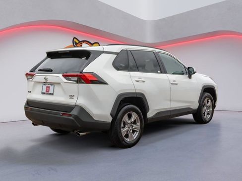 Used 2025 Toyota RAV4 XLE image 5