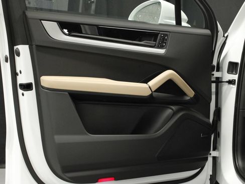 New 2026 Porsche Cayenne AWD/4WD image 14