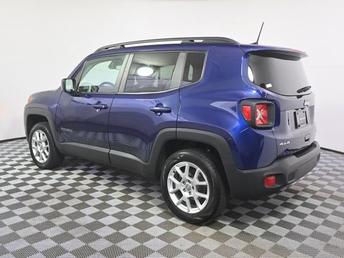 Used 2019 Jeep Renegade Latitude w/ Cold Weather Group AWD/4WD image 3