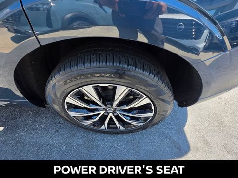Used 2024 Volvo XC60 B5 Plus w/ Protection Package Premier AWD/4WD image 11