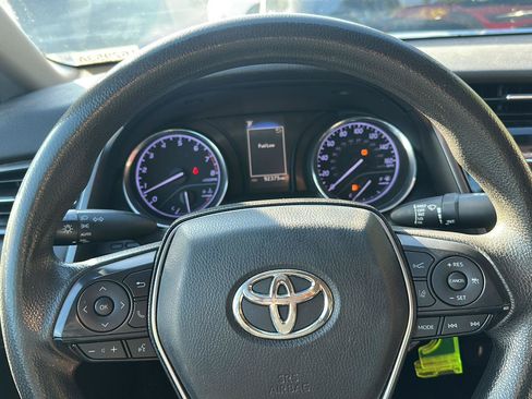 Used 2019 Toyota Camry LE FWD image 13