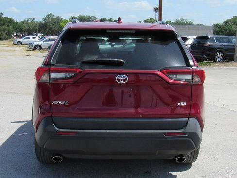 Used 2022 Toyota RAV4 XLE image 5