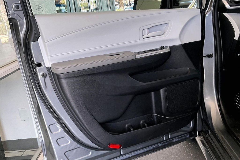 Certified 2026 Toyota Sienna LE AWD/4WD image 20